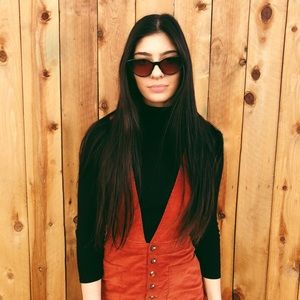 Meet your Posher, Becca